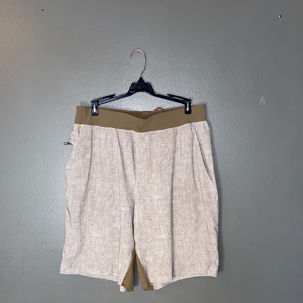 Lululemon athletica men’s athletic shorts size L great condition